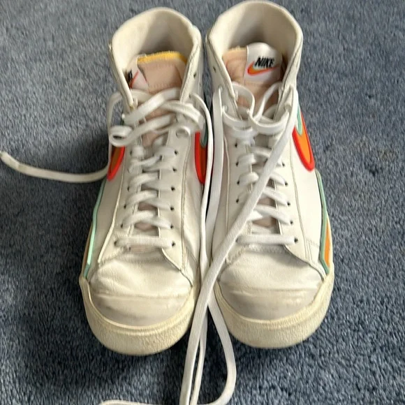 Nike Blazer Mid 77
Infinite Kumquat - orange, blue, red, and white - Picture 6 of 10